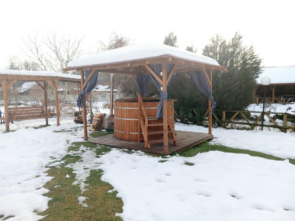 Gospodarstwo Agroturystyczne Pod Lasem Maria Plazio Narol Extérieur photo