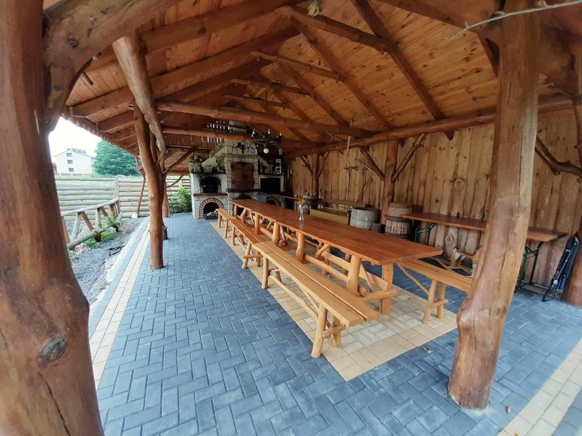 Gospodarstwo Agroturystyczne Pod Lasem Maria Plazio Narol Extérieur photo